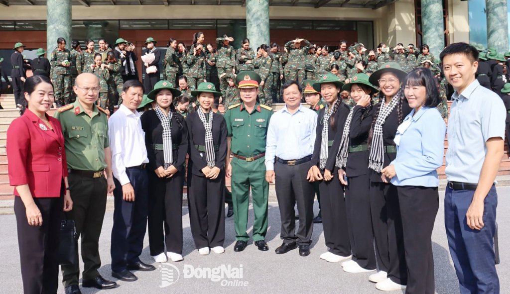 Lãnh đạo tỉnh Đồng Nai thăm, động viên, tặng quà lực lượng A80