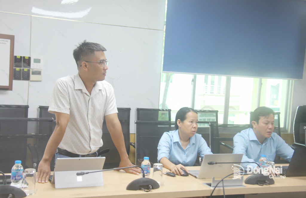 Đại diện các doanh nghiệp viễn thông trên địa bàn tỉnh chia sẻ tại buổi làm việc. Ảnh: Hải Quân