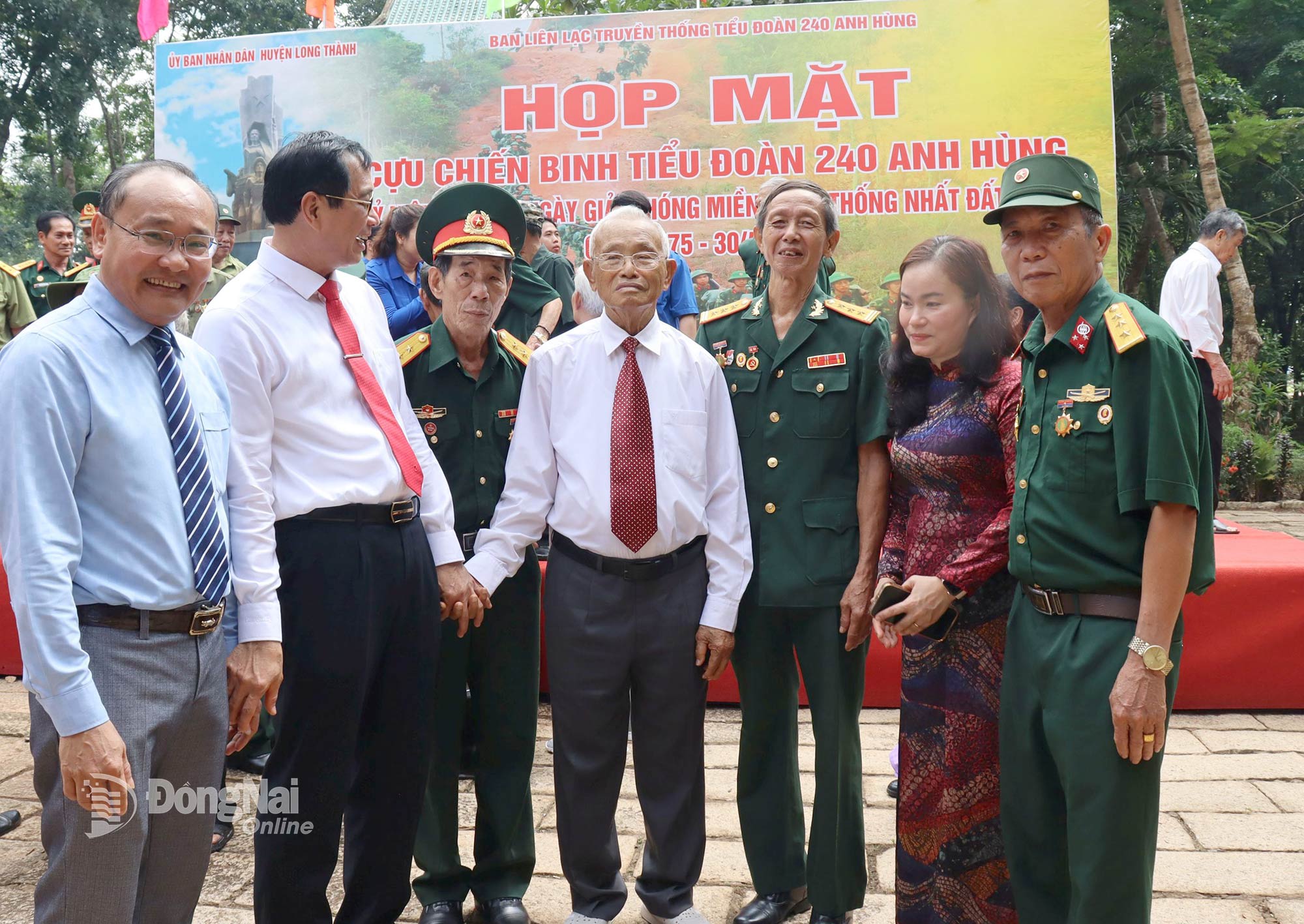 Ảnh với chú thích