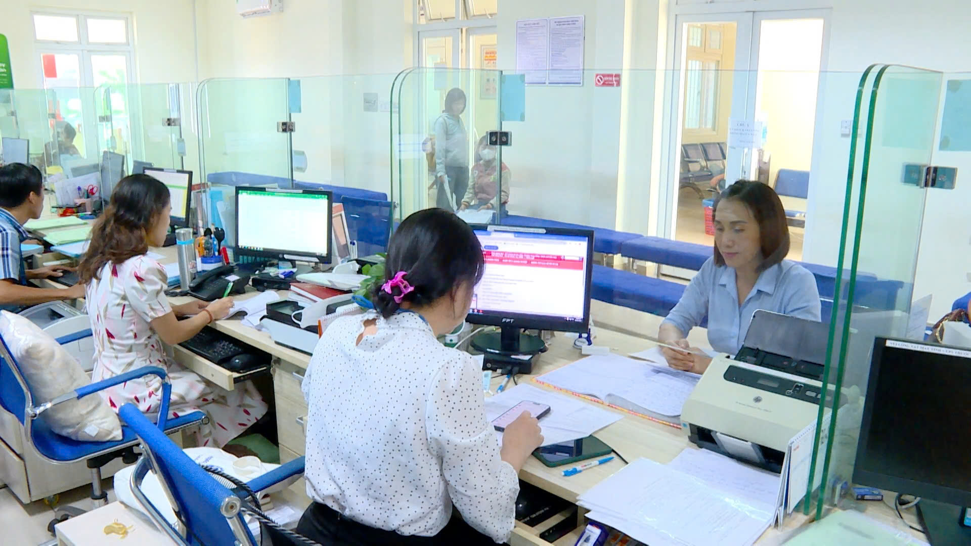 Ảnh với chú thích
