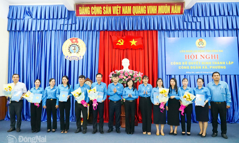 Công bố quyết định thành lập 24 Công đoàn phường, xã