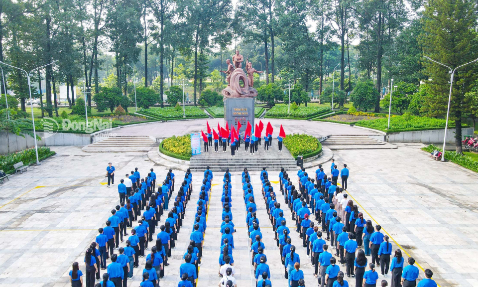 Người trẻ viết tiếp tinh thần Cách mạng tháng Tám