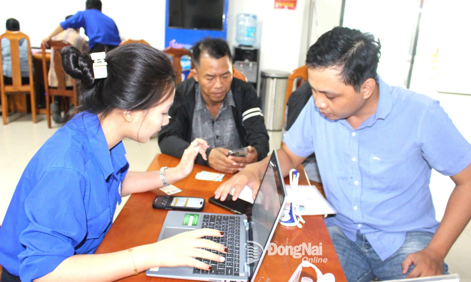 Đẩy mạnh ứng dụng công nghệ thông tin, chuyển đổi số