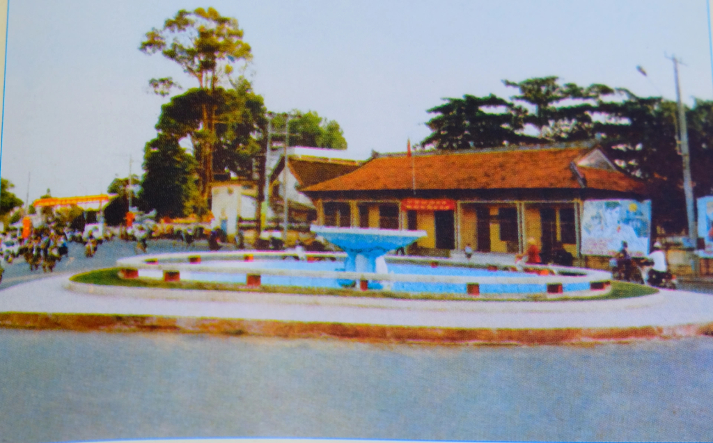 Quảng trường Sông Phố, những bước chân và dòng lịch sử