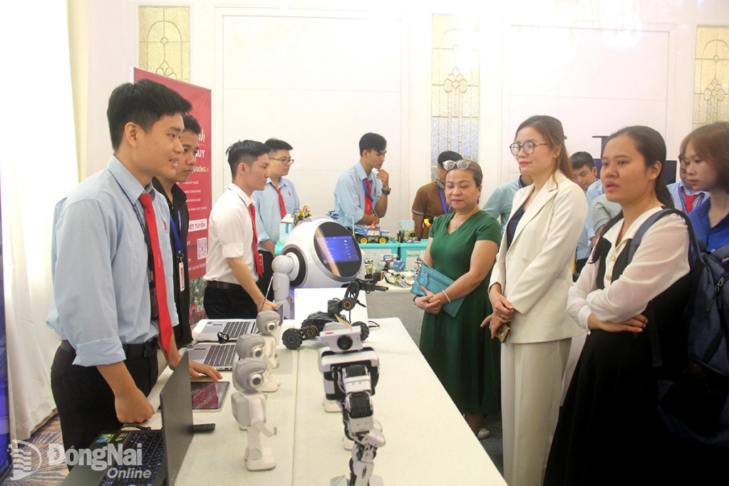 Chú trọng thông tin khoa học, công nghệ trong phát triển kinh tế